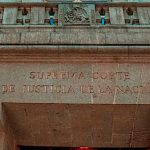 Recriminan artífices colección de Dior con diseños oaxaqueños