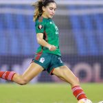 El alma retro de Kevin Johansen y Natalia Lafourcade se unen en ‘Puntos Equidistantes’