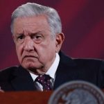 Tribunal de apelaciones revoca orden que exigía a Texas mover boyas flotantes en Río Bravo