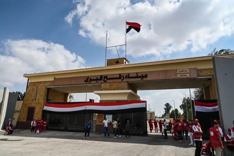 Gaza pide la reapertura del paso de Rafah tras identificación del último rehén israelí