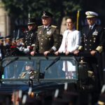 No respeta “su casa”: Aficionado orina el Akron en pleno Guadalajara – América